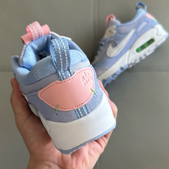 SIZE 6 - NIKE AIR MAX 90 FUTURA EASTER W - Picture 3 of 3